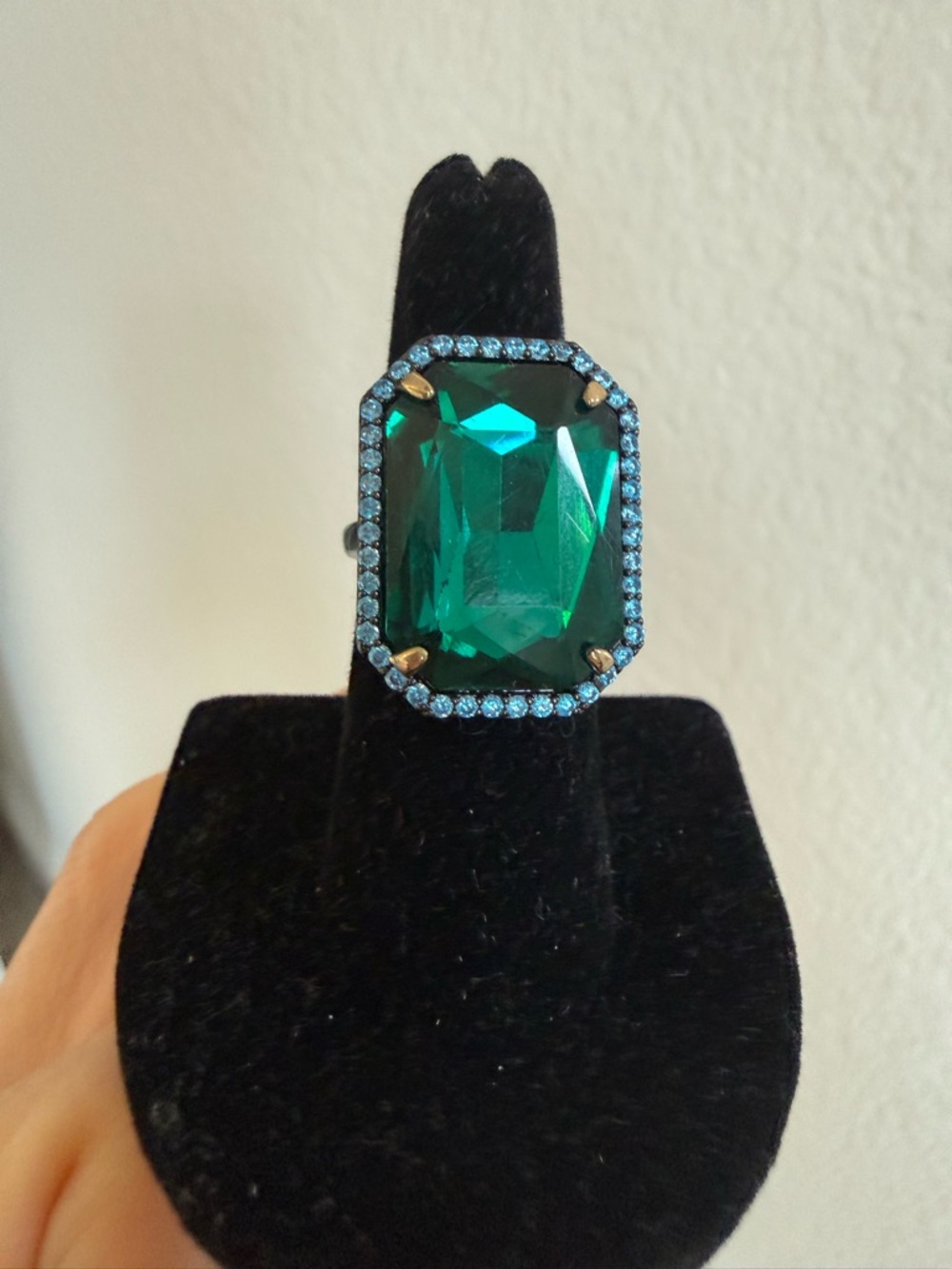 Banana Republic Emerald and Blue Halo Cocktail Ring - Size 7 - EUC!